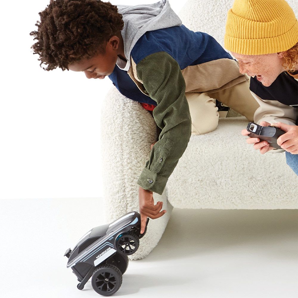 Sharper Image - Stunt Mongoose Remote Control Glow Racer - Green