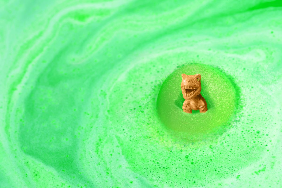 Zimpli Kids - Large Dino Surprise Bath Bomb - 6 Surprise Dinosaur Toys To Collect