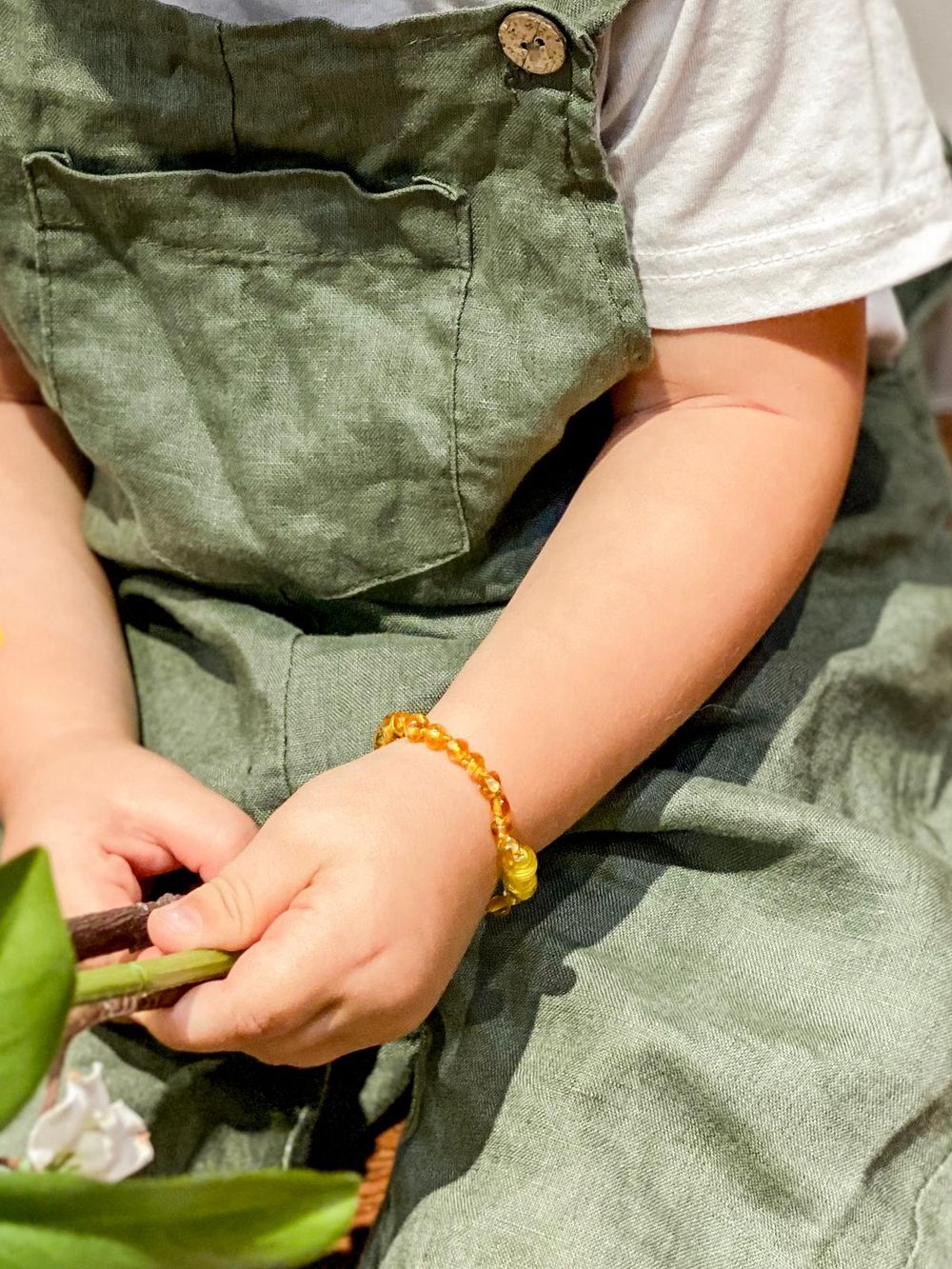 Made By Nature - Premium Amber Baby Teething Bracelet - Honey Raw