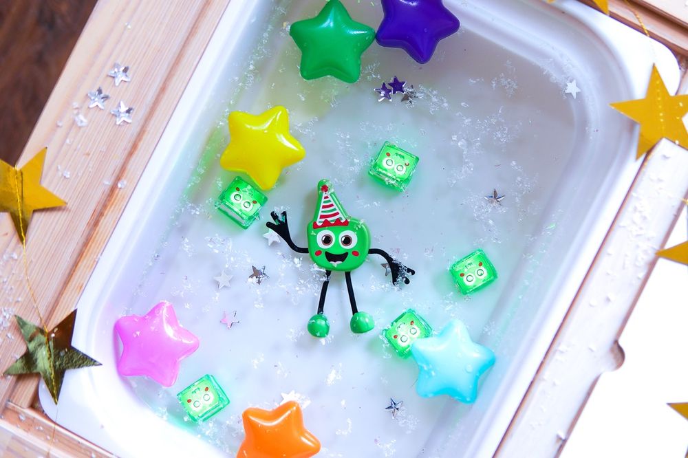 Glo Pals - Christmas character-1 & light up baby kids bath toys glow cubes-2 - Green