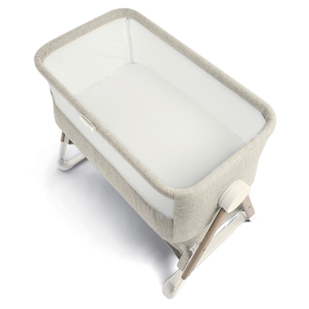 Mamas & Papas Lua Bedside Crib – Breathable Mesh with Lift/Lower Side – Compact Fold – Mattress Included – Co-Sleep Support for 0–6 Months – Beige
