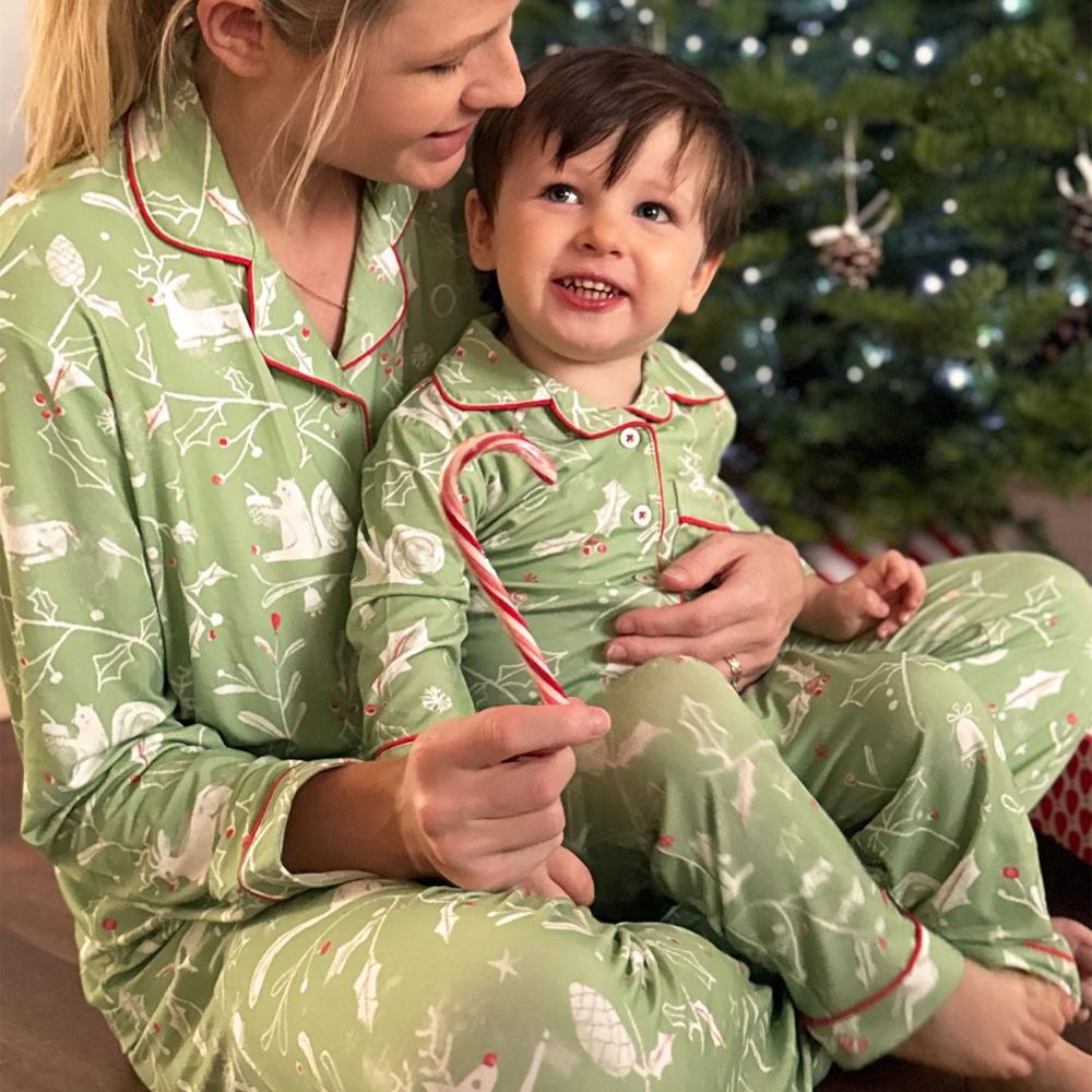 Atlas & Maya - 2pc-Set - Organic Bamboo Christmas Buttoned Women's Set Pajama - Evergreen Tale
