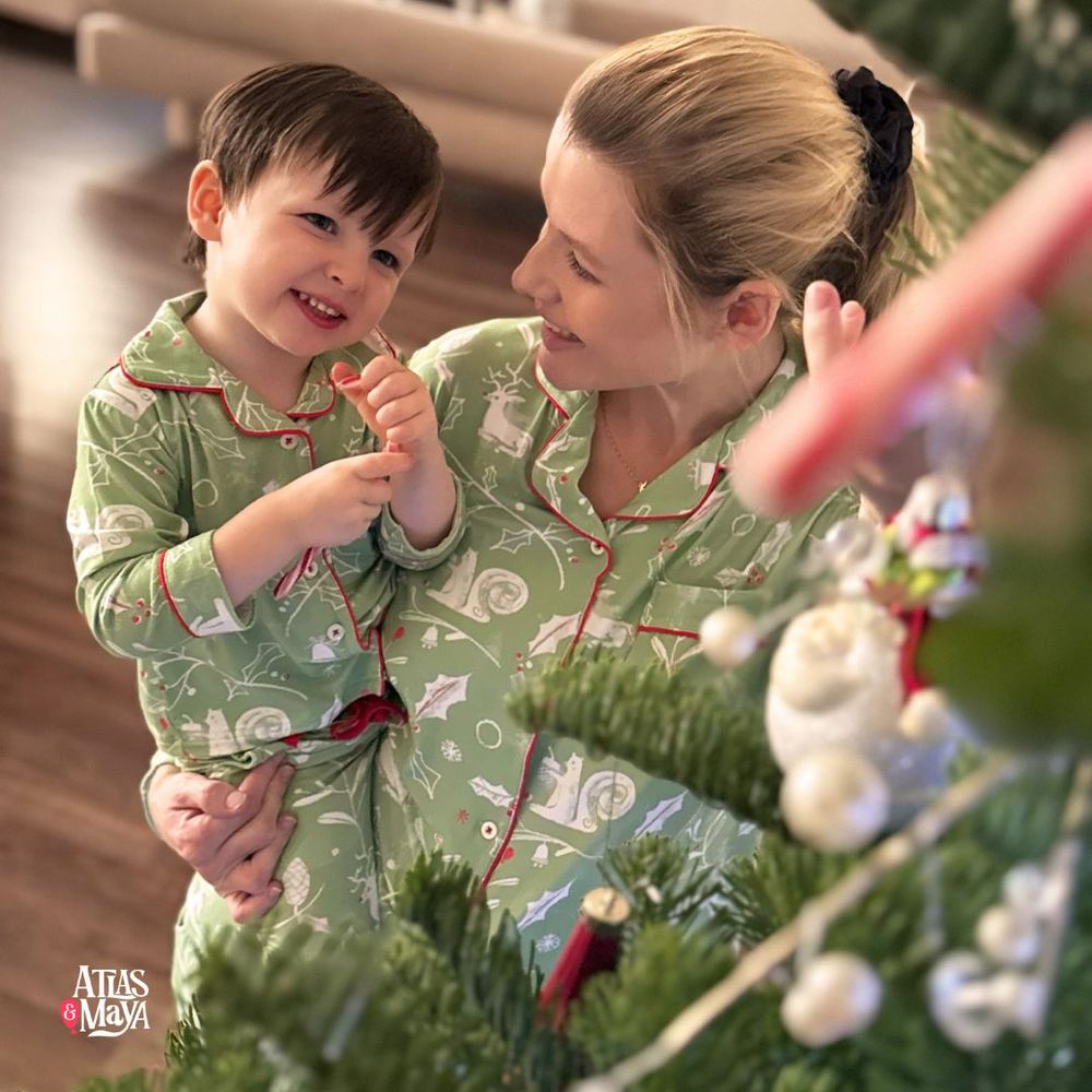 Atlas & Maya - 2pc-Set - Organic Bamboo Christmas Buttoned Women's Set Pajama - Evergreen Tale