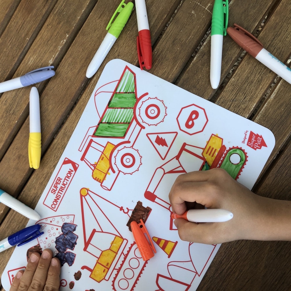 Super Petit - Super Construction Reversible Mini Playmat + 4 markers