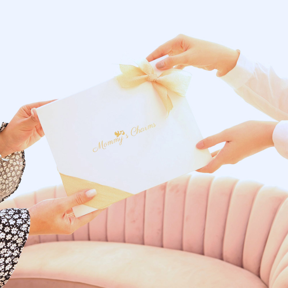 Mommy's Charms - Personalized New Born Velvet Gift Box - 7 Pcs - Blue